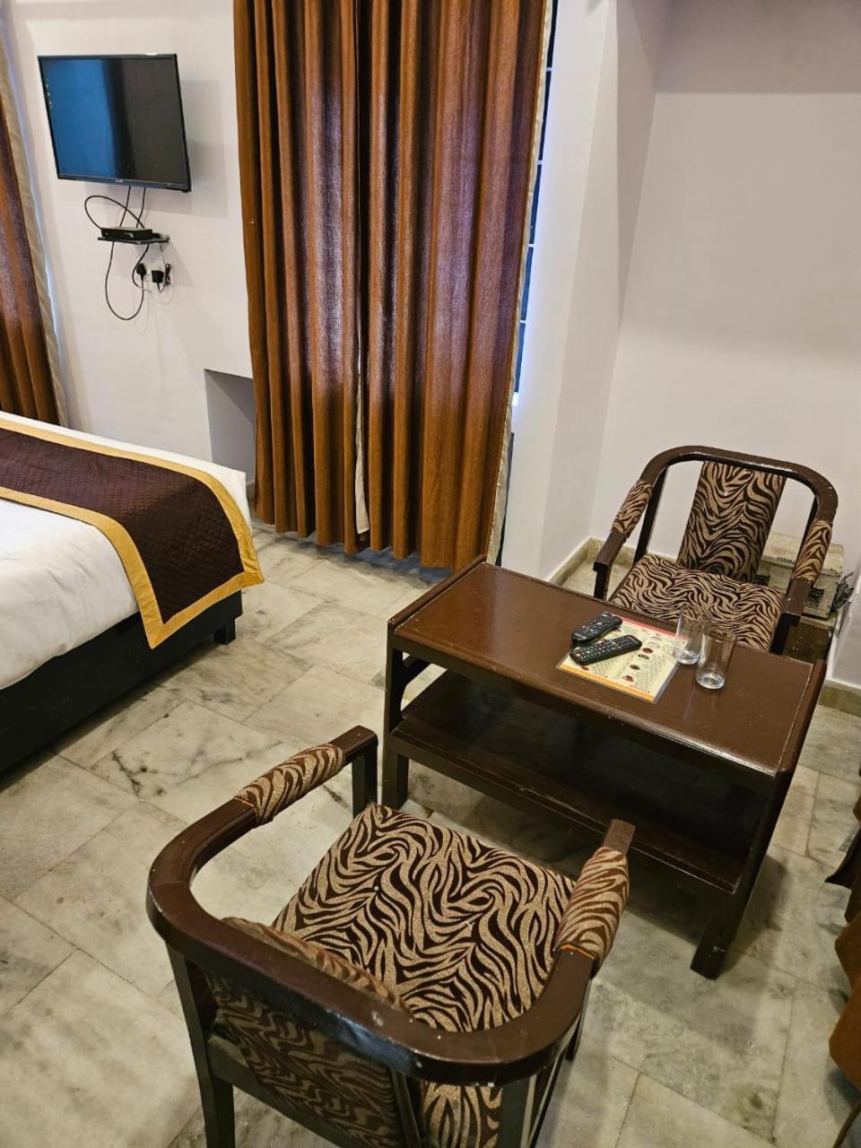 Hotel Anand Inn-Top Family Hotels Business Hotels Best Couple Friendly Hotel In Lucknow Exterior photo