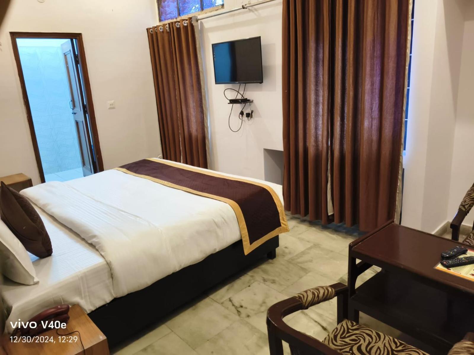 Hotel Anand Inn-Top Family Hotels Business Hotels Best Couple Friendly Hotel In Lucknow Exterior photo