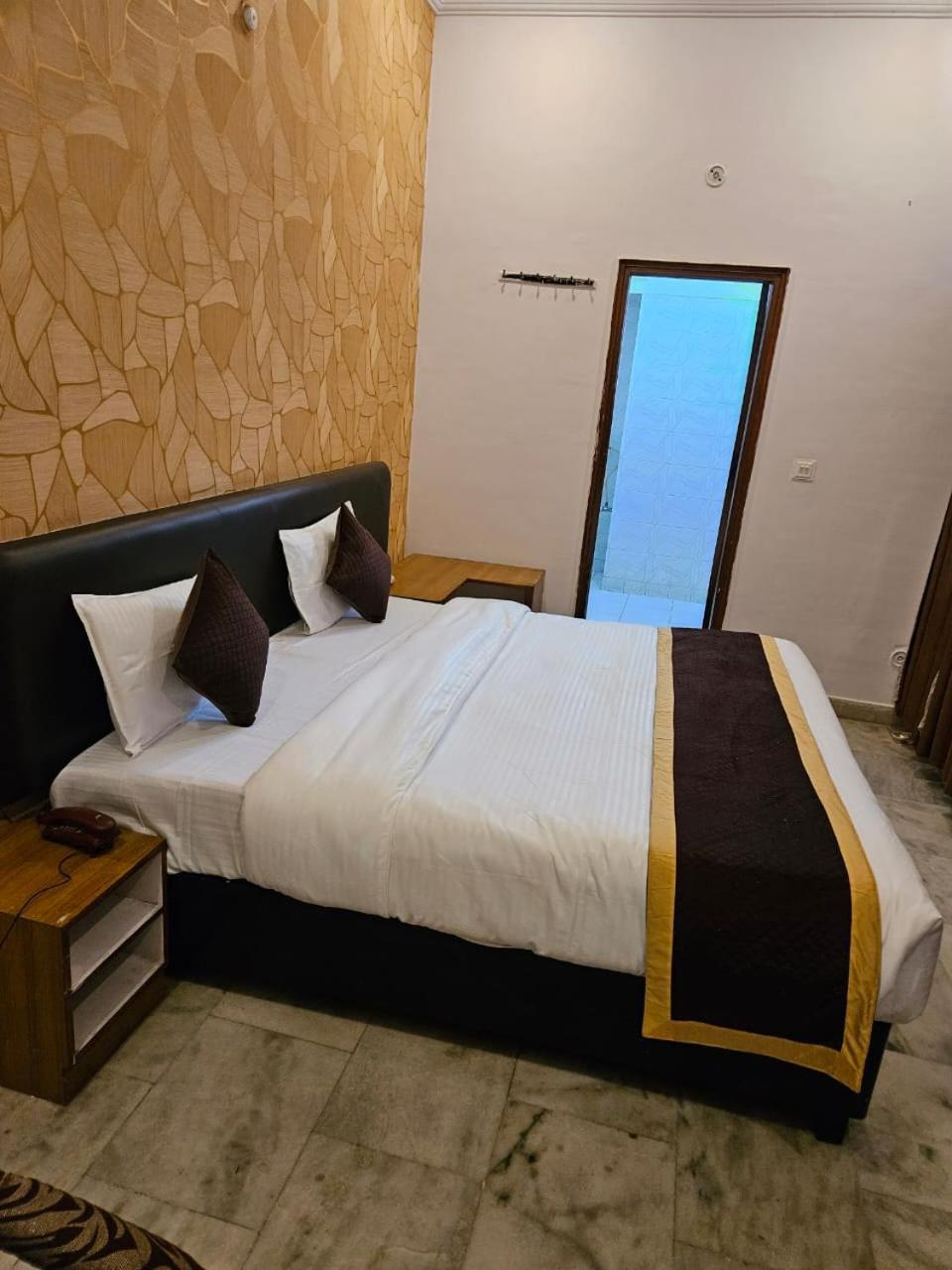 Hotel Anand Inn-Top Family Hotels Business Hotels Best Couple Friendly Hotel In Lucknow Exterior photo