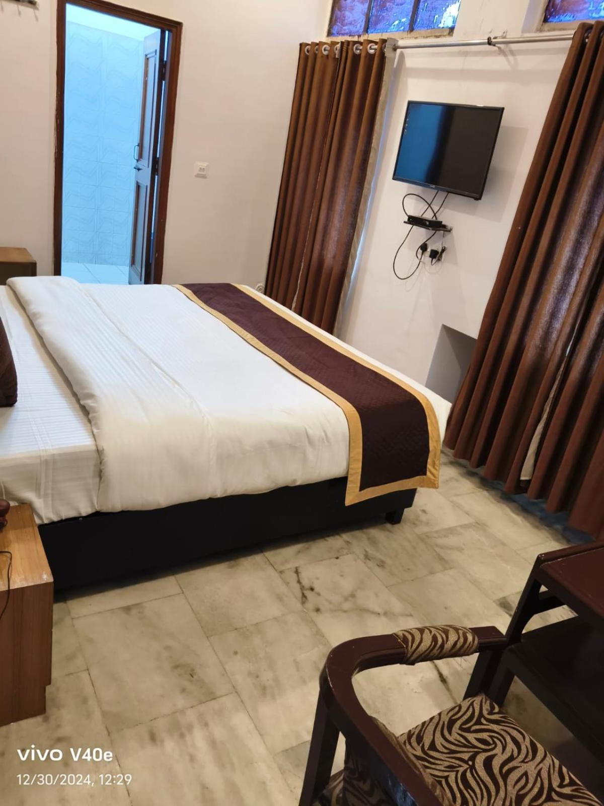 Hotel Anand Inn-Top Family Hotels Business Hotels Best Couple Friendly Hotel In Lucknow Exterior photo