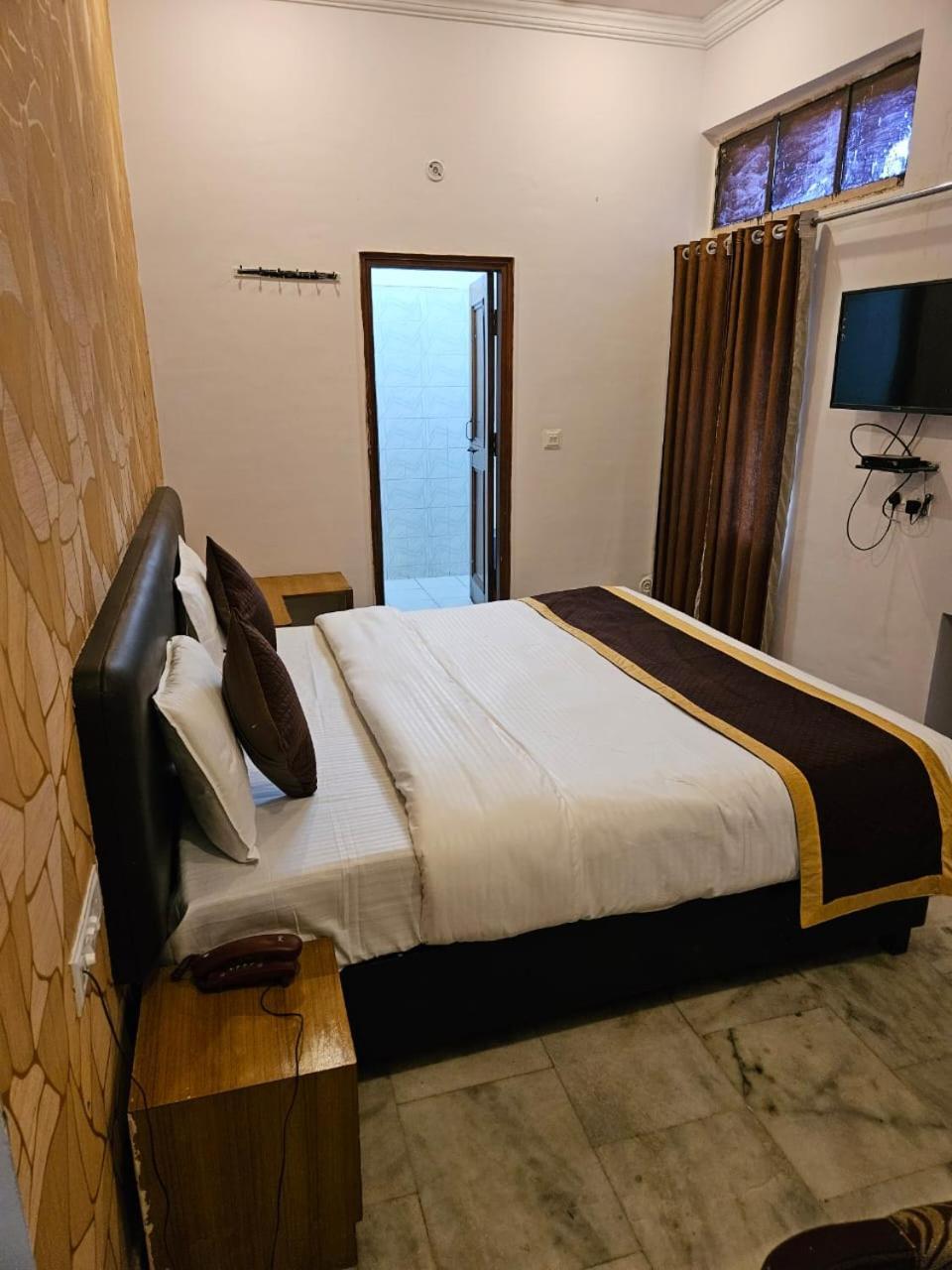 Hotel Anand Inn-Top Family Hotels Business Hotels Best Couple Friendly Hotel In Lucknow Exterior photo
